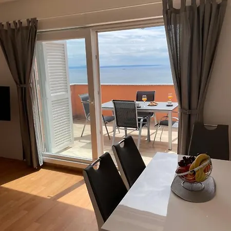Beautiful With A Pool And Sea View Apartman Poljane