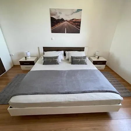 Beautiful With A Pool And Sea View Apartman *