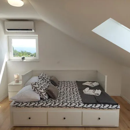 Beautiful With A Pool And Sea View * Poljane